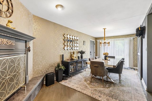 2N435 Pleasant Avenue, Glen Ellyn, IL 60137