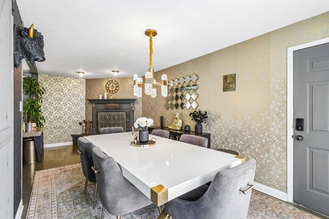 2N435 Pleasant Avenue, Glen Ellyn, IL 60137