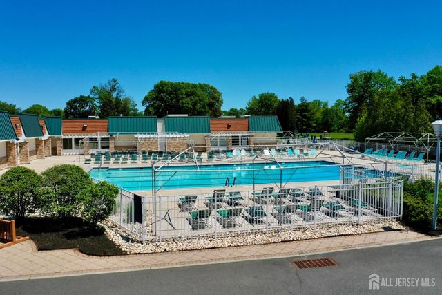 9-c Aspen Plaza, Monroe, NJ 08831