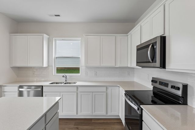 3281 Barrel Oak Pass, Columbia, TN 38401