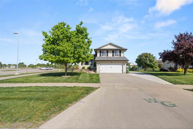 2004 Oak Street, Granger, IA 50109