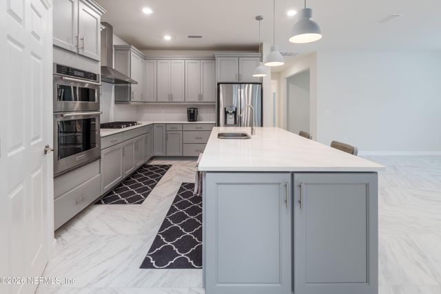 10856 TOWN VIEW Drive, Jacksonville, FL 32256