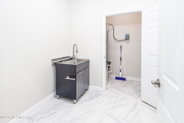 10856 TOWN VIEW Drive, Jacksonville, FL 32256