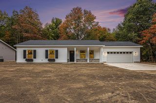 18901 148th Avenue, Spring Lake, MI 49456