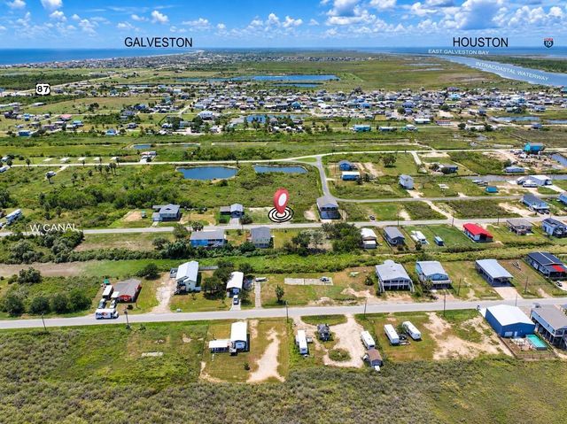 1205 W Canal, Crystal Beach, TX 77650