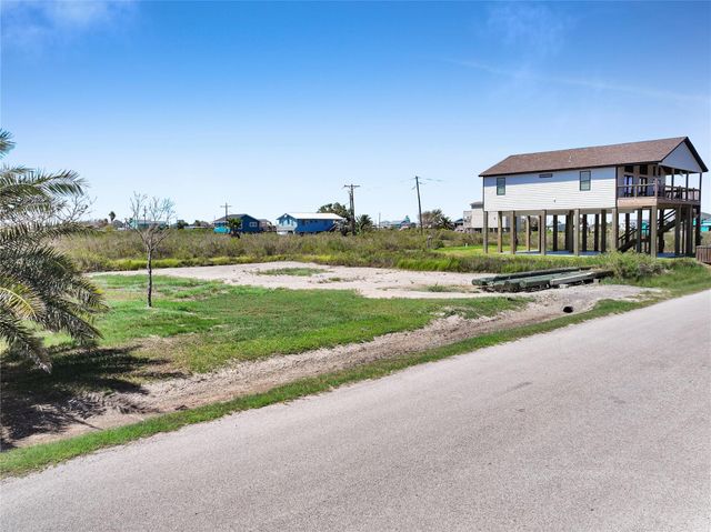 1205 W Canal, Crystal Beach, TX 77650