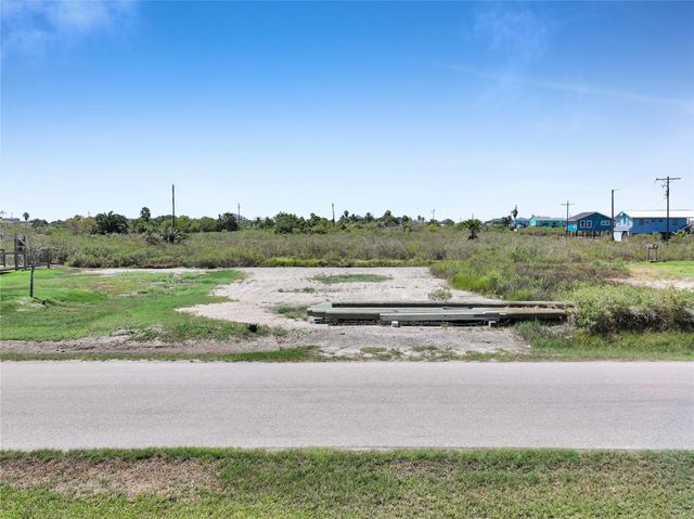 1205 W Canal, Crystal Beach, TX 77650