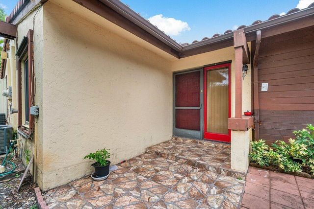 2780 Norfolk Pine Court, Lake Worth, FL 33462