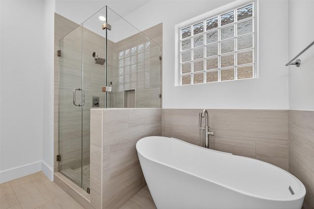 1042 W 25th Street A, Houston, TX 77008