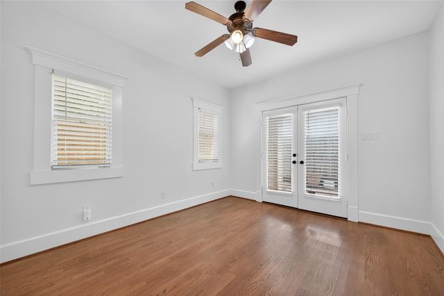 1042 W 25th Street A, Houston, TX 77008