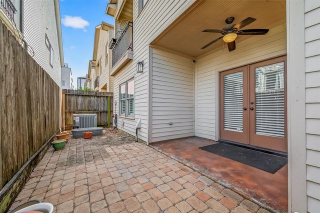 1042 W 25th Street A, Houston, TX 77008
