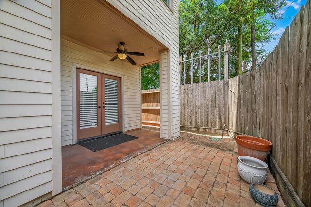 1042 W 25th Street A, Houston, TX 77008