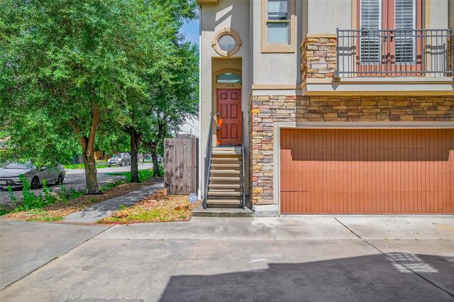 1042 W 25th Street A, Houston, TX 77008
