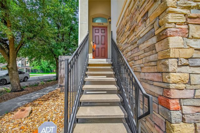 1042 W 25th Street A, Houston, TX 77008