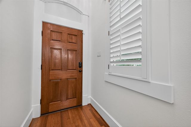 1042 W 25th Street A, Houston, TX 77008