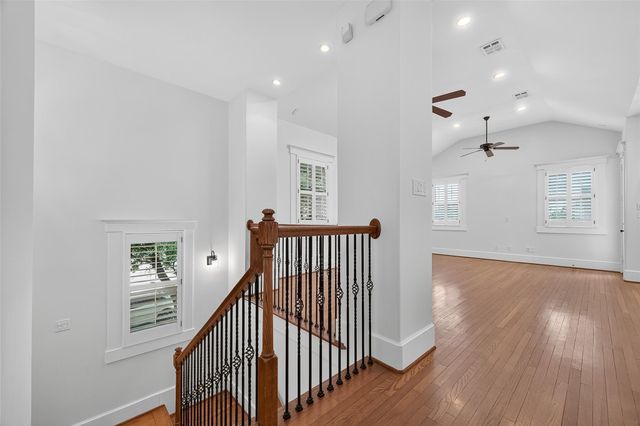 1042 W 25th Street A, Houston, TX 77008