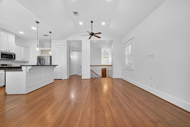 1042 W 25th Street A, Houston, TX 77008