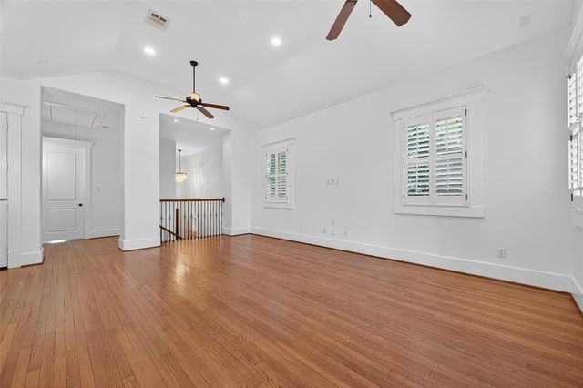 1042 W 25th Street A, Houston, TX 77008
