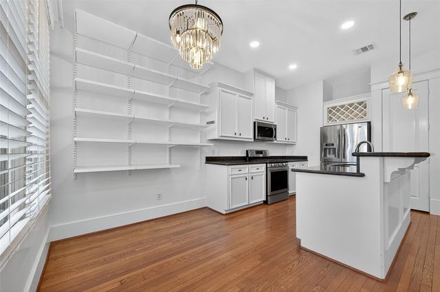 1042 W 25th Street A, Houston, TX 77008