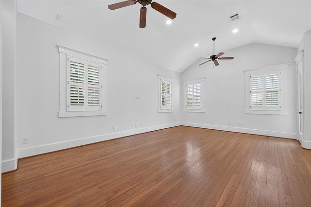 1042 W 25th Street A, Houston, TX 77008