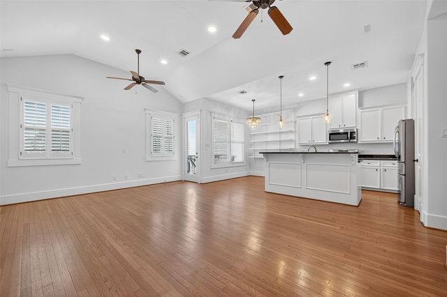 1042 W 25th Street A, Houston, TX 77008