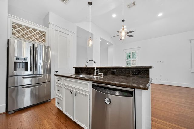 1042 W 25th Street A, Houston, TX 77008