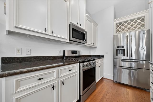 1042 W 25th Street A, Houston, TX 77008