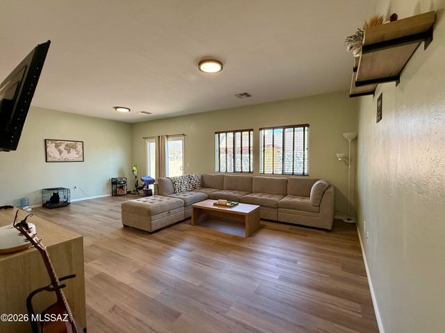 8361 W Screech Owl Drive, Tucson, AZ 85757