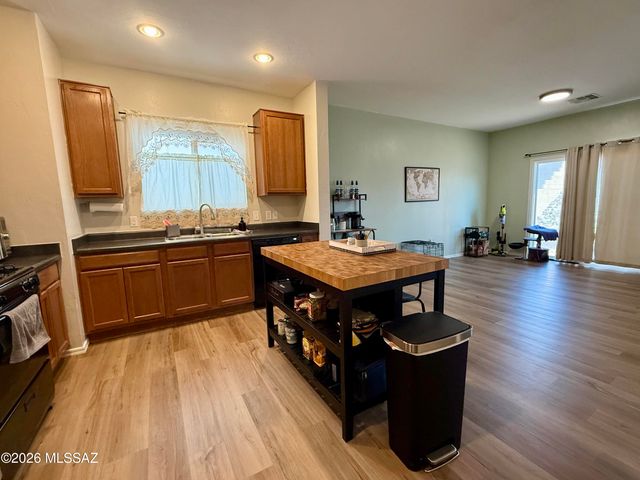 8361 W Screech Owl Drive, Tucson, AZ 85757