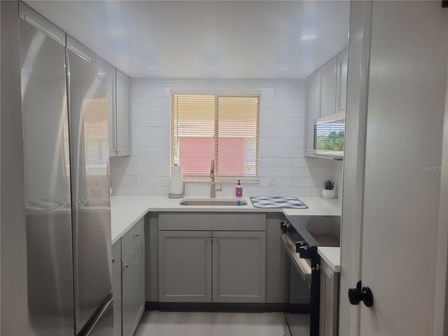 4580 OVERLOOK DRIVE NE 297, St Petersburg, FL 33703