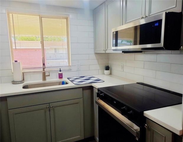 4580 OVERLOOK DRIVE NE 297, St Petersburg, FL 33703