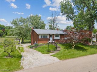 1701 42nd Street NW, Canton, OH 44709