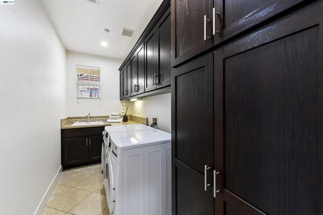 5454 5454 Stockton Loop, Livermore, CA 94550