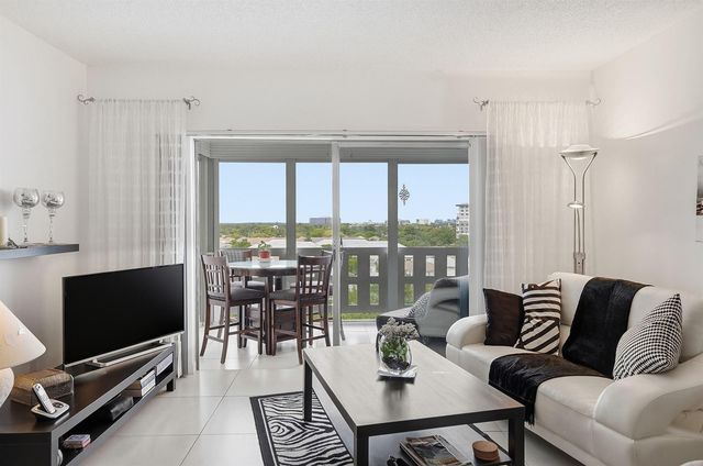 4330 Hillcrest Drive 804, Hollywood, FL 33021