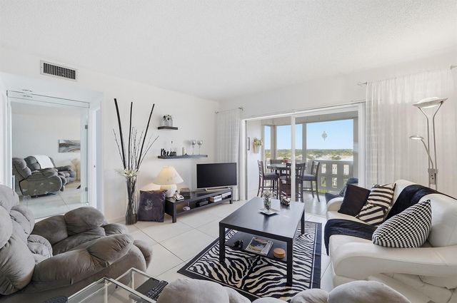 4330 Hillcrest Drive 804, Hollywood, FL 33021
