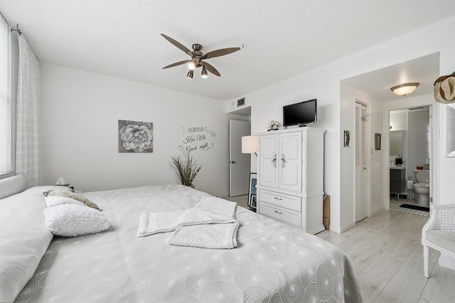 4330 Hillcrest Drive 804, Hollywood, FL 33021