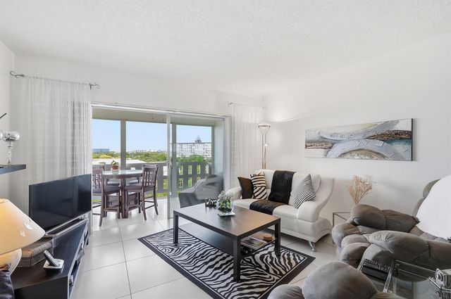 4330 Hillcrest Drive 804, Hollywood, FL 33021