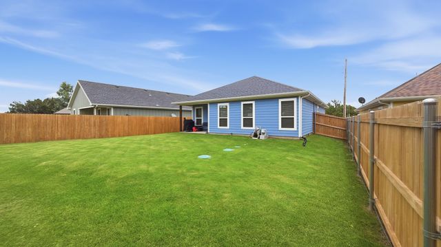 2316 Creekview Drive, Granbury, TX 76048