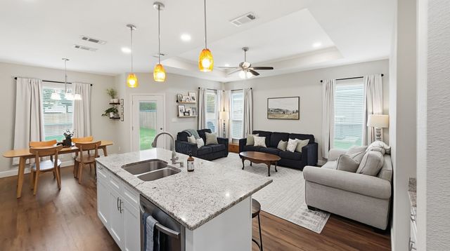 2316 Creekview Drive, Granbury, TX 76048
