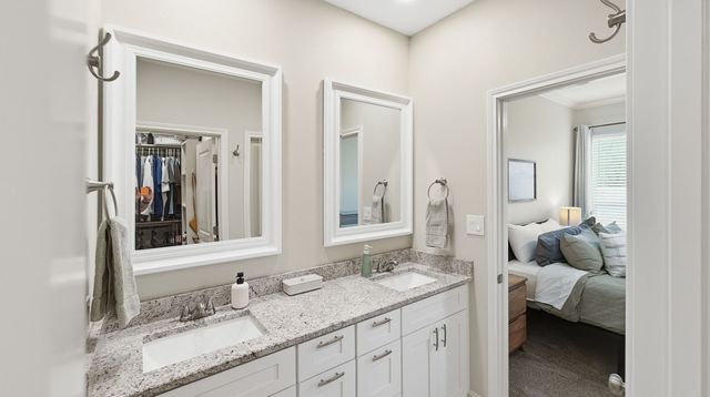2316 Creekview Drive, Granbury, TX 76048
