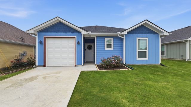 2316 Creekview Drive, Granbury, TX 76048