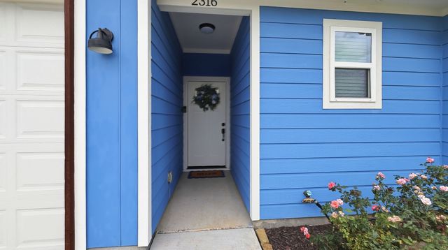 2316 Creekview Drive, Granbury, TX 76048