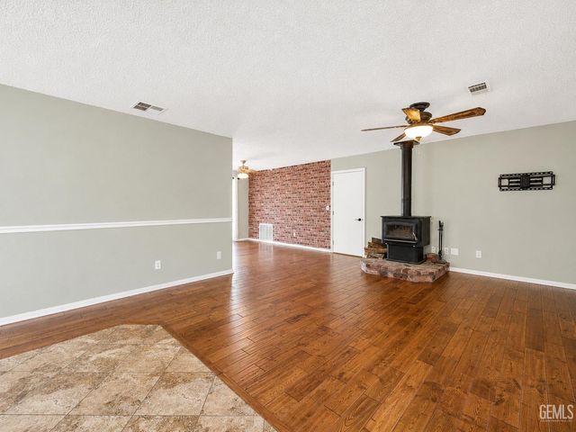 17861 Tanforan Drive, Tehachapi, CA 93561