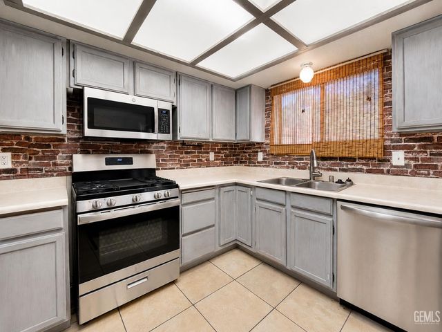 17861 Tanforan Drive, Tehachapi, CA 93561