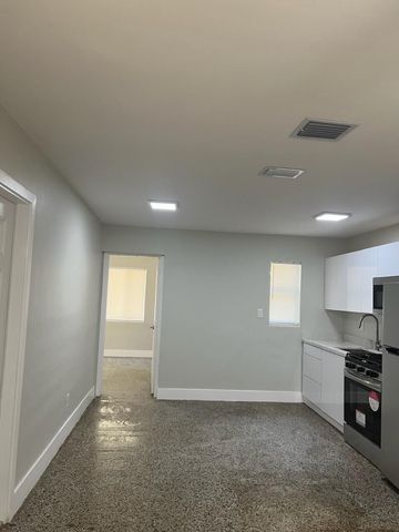 2102 Delaware Avenue, Fort Pierce, FL 34950