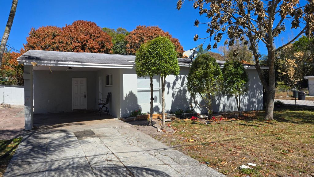 2102 Delaware Avenue, Fort Pierce, FL 34950