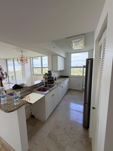 19501 W Country Club Drive 1814, Aventura, FL 33180