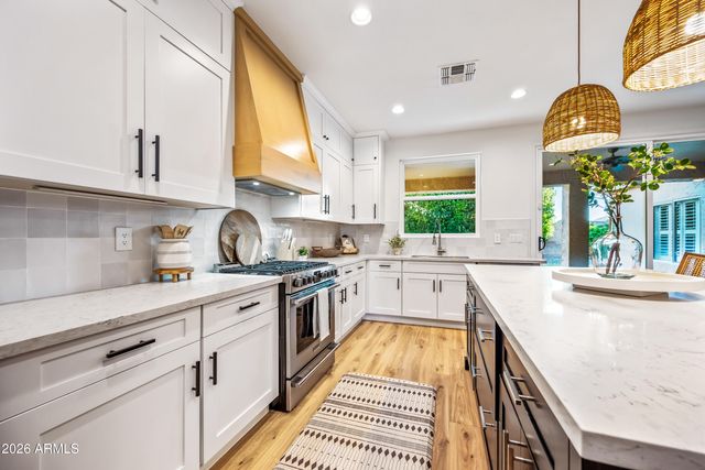 1121 E POWELL Way, Chandler, AZ 85249