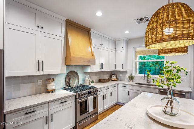 1121 E POWELL Way, Chandler, AZ 85249