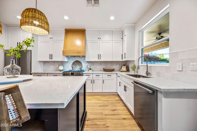 1121 E POWELL Way, Chandler, AZ 85249